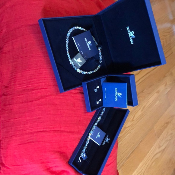 Swarovski Jewllery set (3) piece - Picture 4 of 8